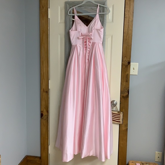 Prom dress - Picture 2 of 5